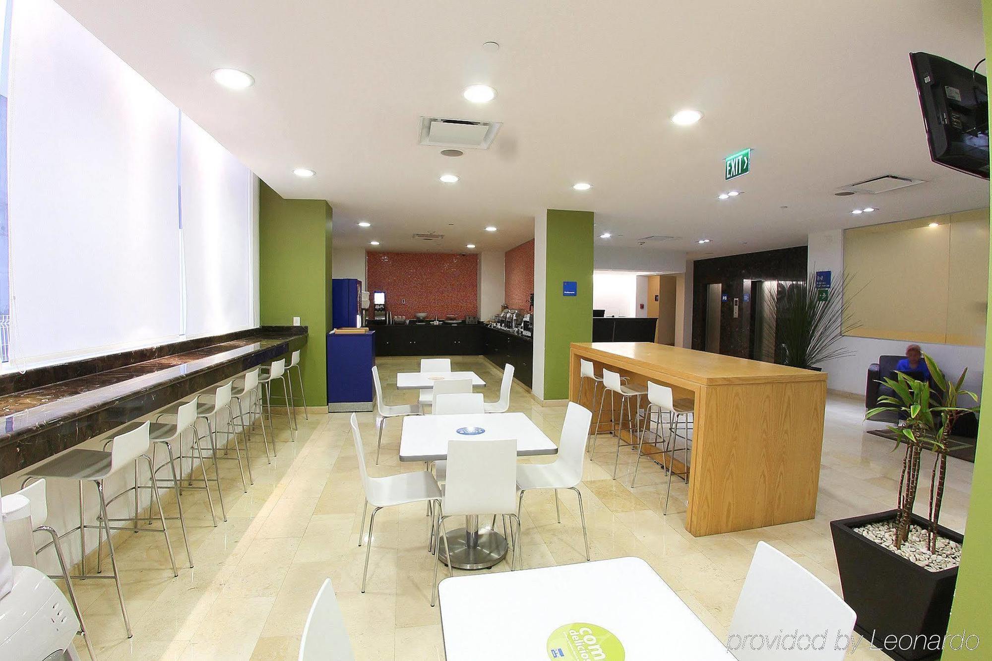 One Culiacan Forum ร้านอาหาร รูปภาพ